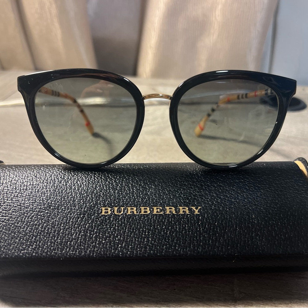 Burberry sunglasses